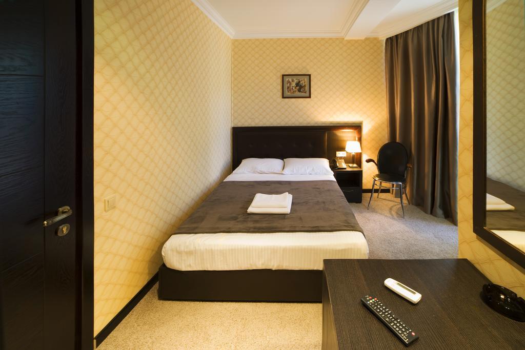 Kalasi Hotel Tiflis Habitación foto